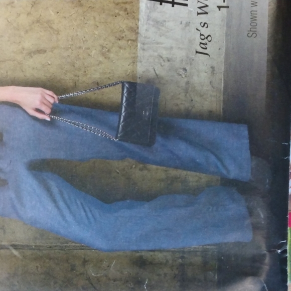 Silhouette Patterns Woven Yoga Pants. - Picture 6 of 13